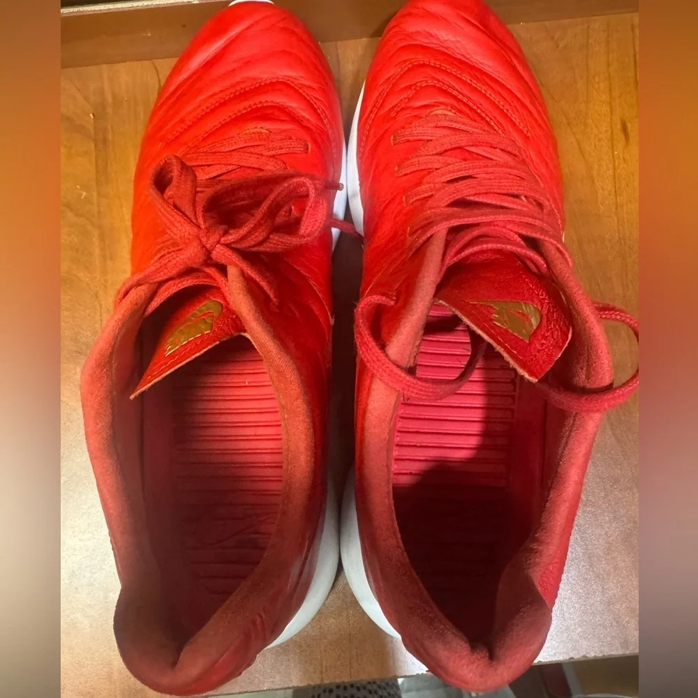 Nike Men's Bold Red Sneakers